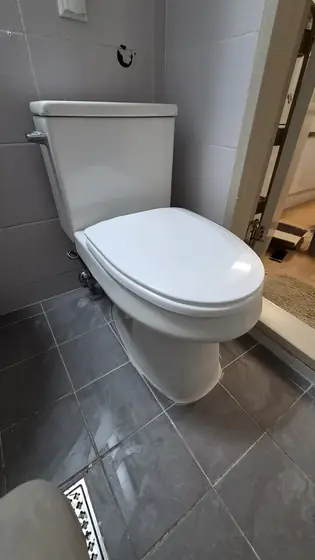 변기 교체 시기 — 교체를 마친 새 양변기